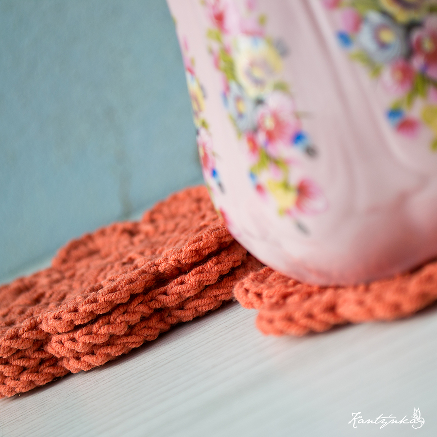 Cihlové  květy jako podložky pod hrnky