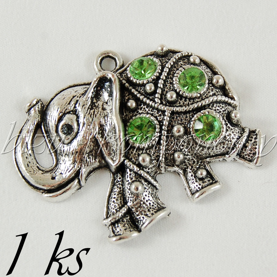 Běžící slon se zelenými šatony, stříbrná barva (02 0084)