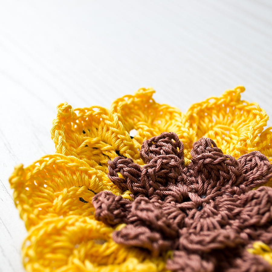 Dívčí čelenka se slunečnicí