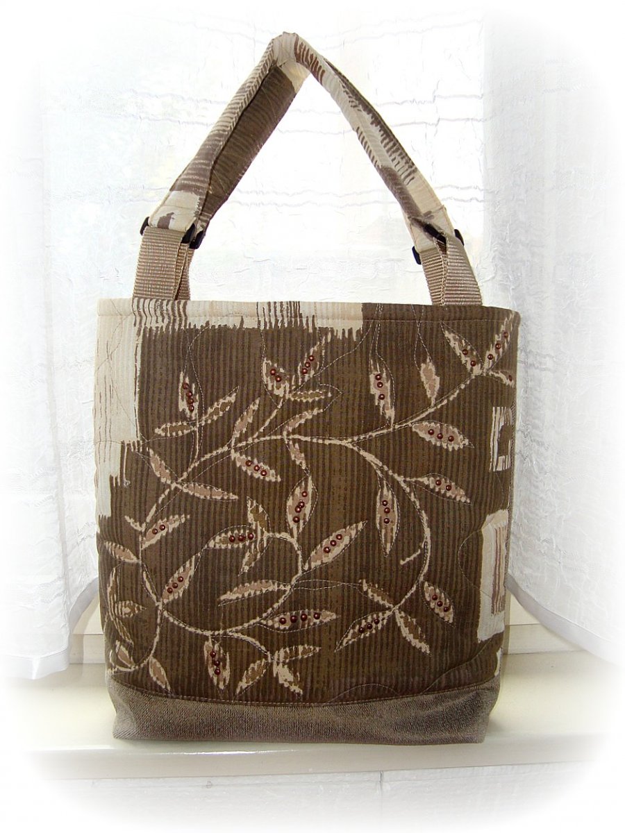 Hodila by se mámě nebo ségře ?