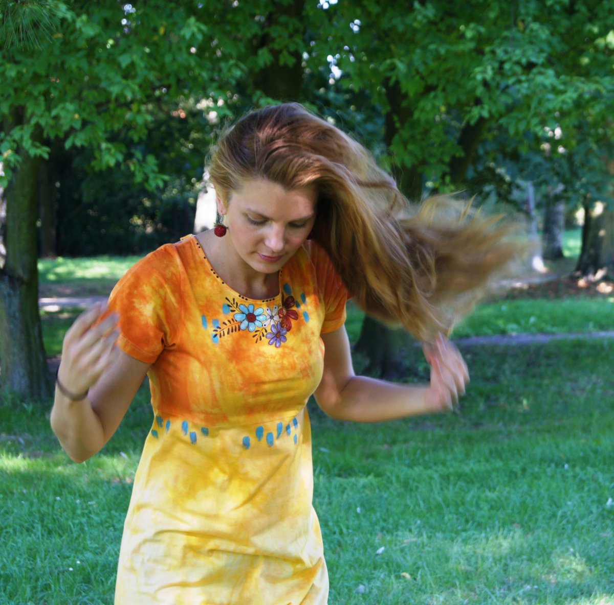 Batikované malované kytí šaty