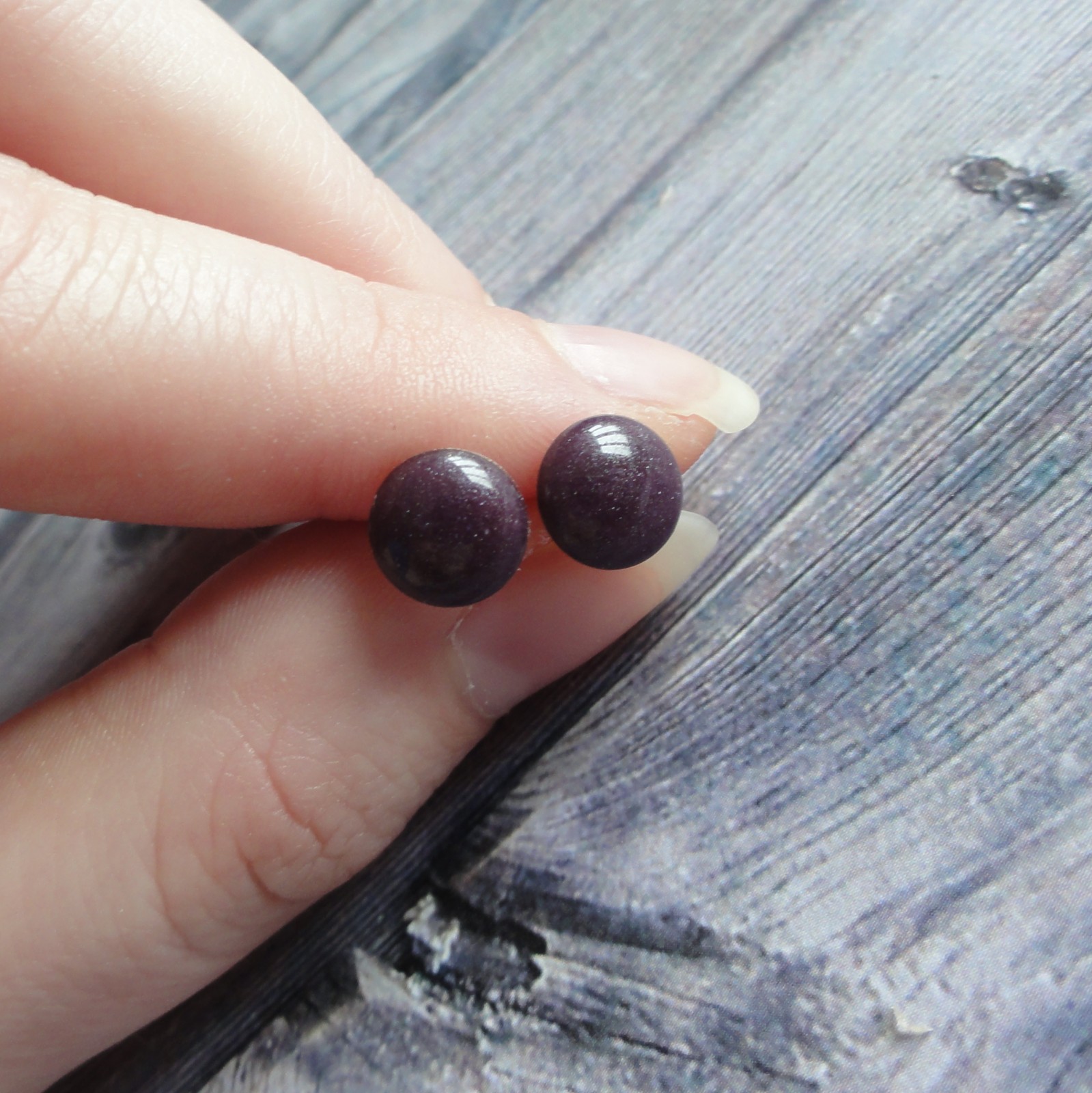 Fialovo stříbrné pecičky