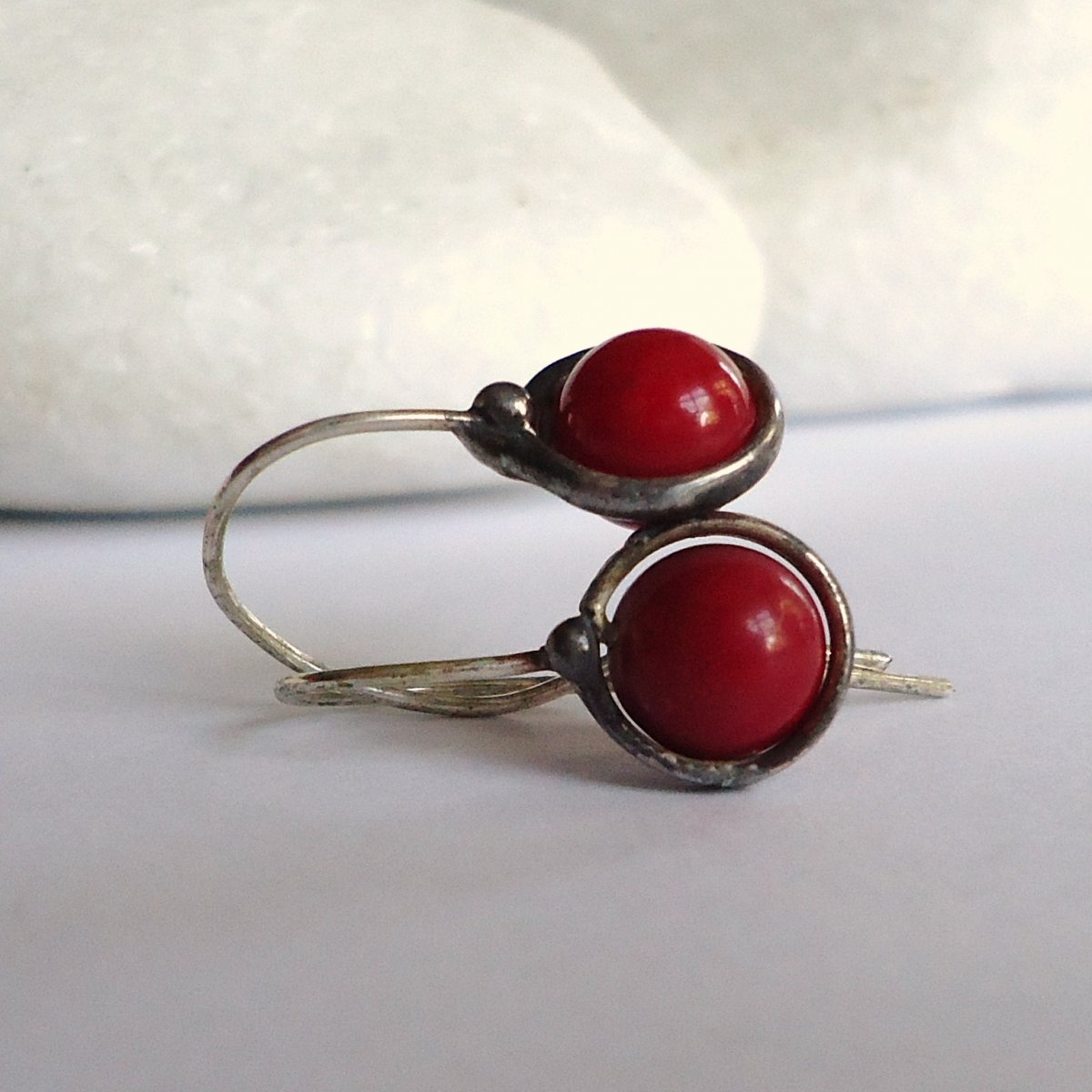 Náušnice s červeným korálem