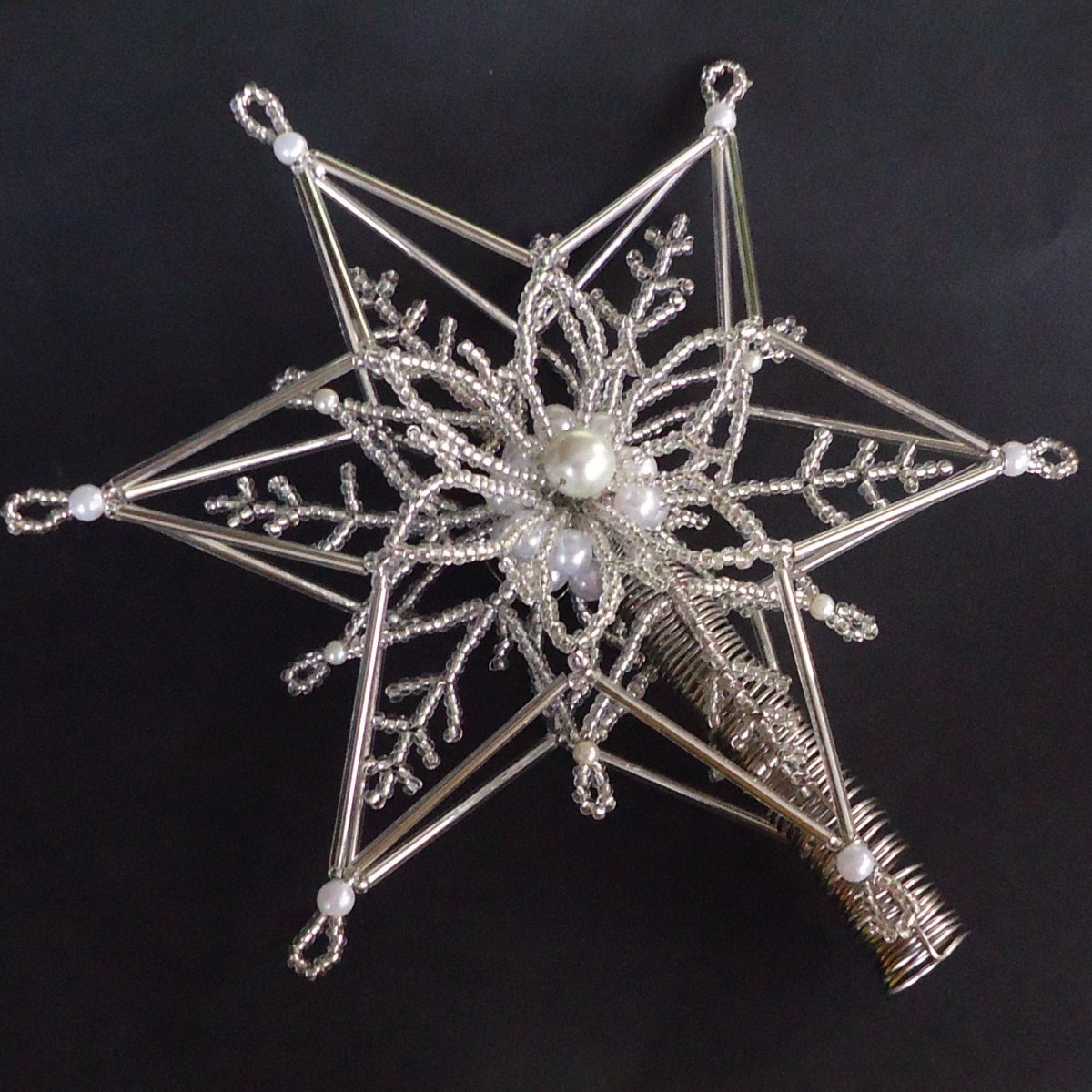 Špice na stromeček z korálků  (bílá/stříbrná)