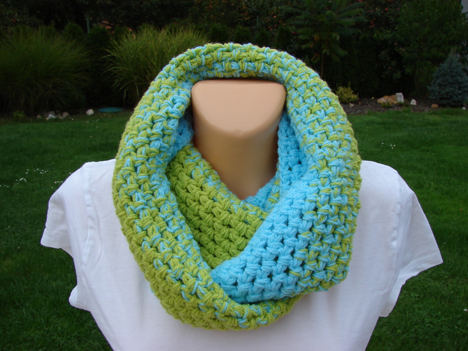 Modro-zelený nákrčník