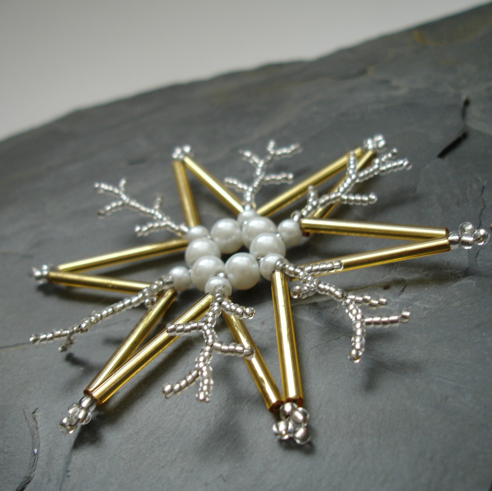 hvězdička bílo-zlatá s průtahem