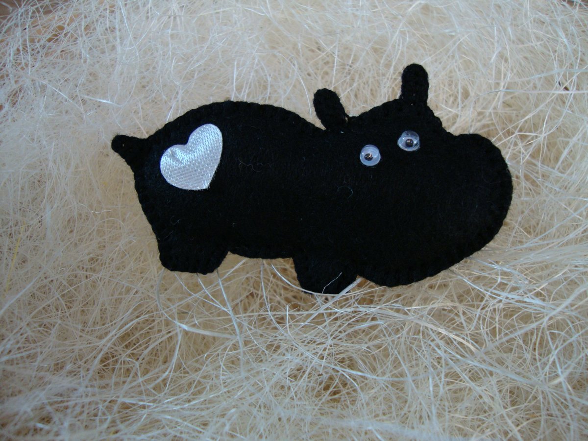 Hroch se srdíčkem  - magnetka