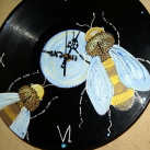Originální vinylové hodiny včelařské