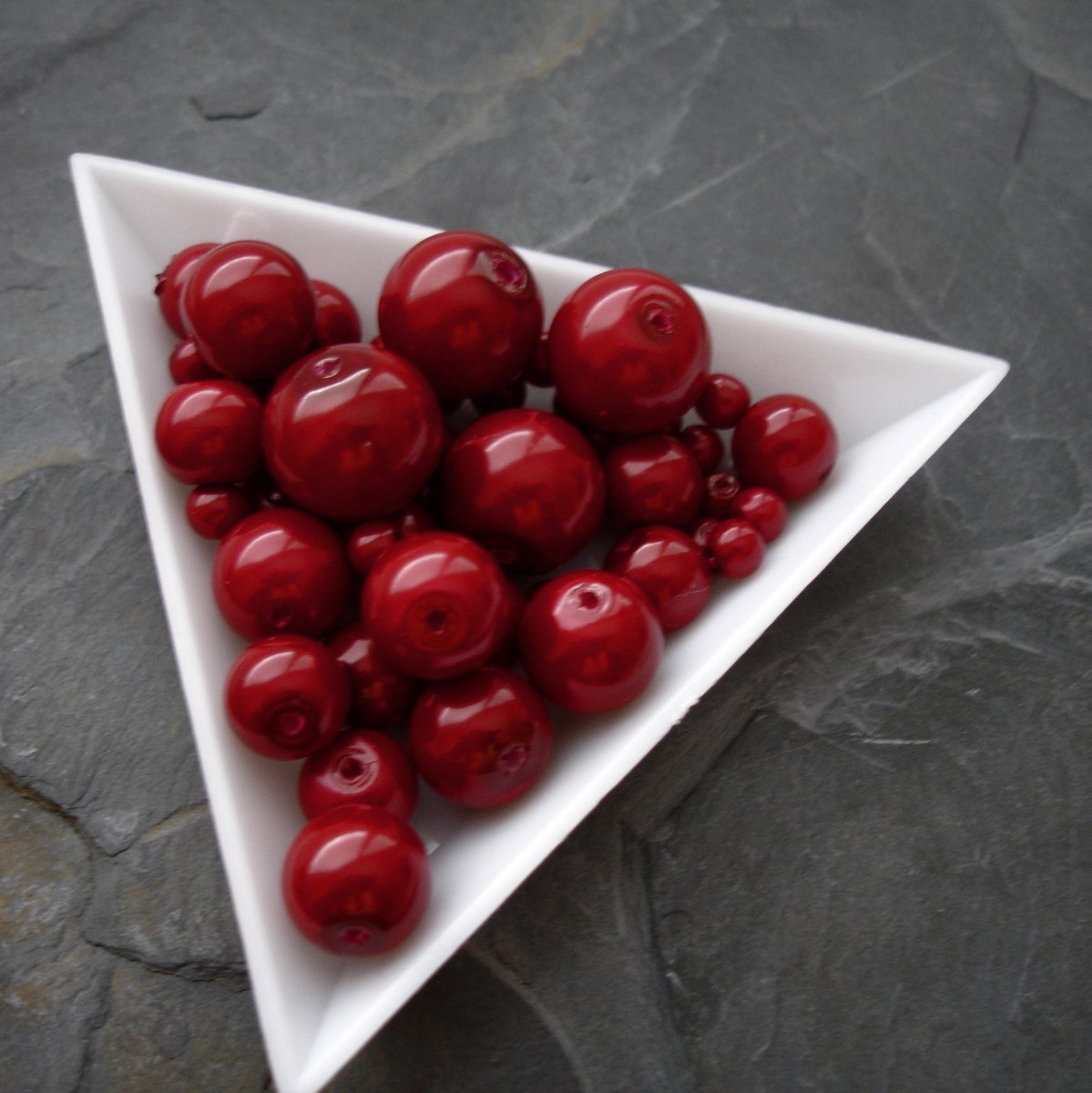 Mix voskovaných kuliček - 30g - červený tmavý