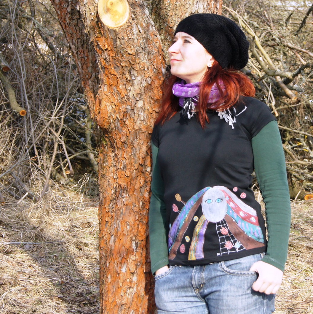 Malované triko černé s dámou 