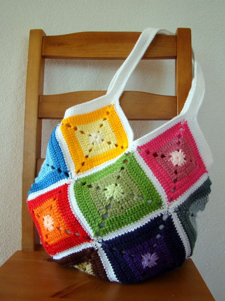 Jako pastelky v kabelce - háčkovaná taška