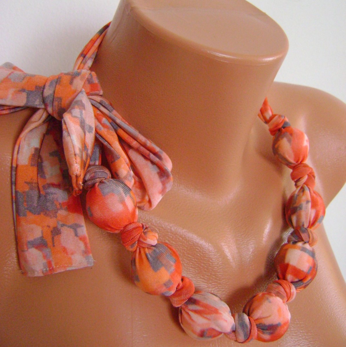 Látkový náhrdelník 5