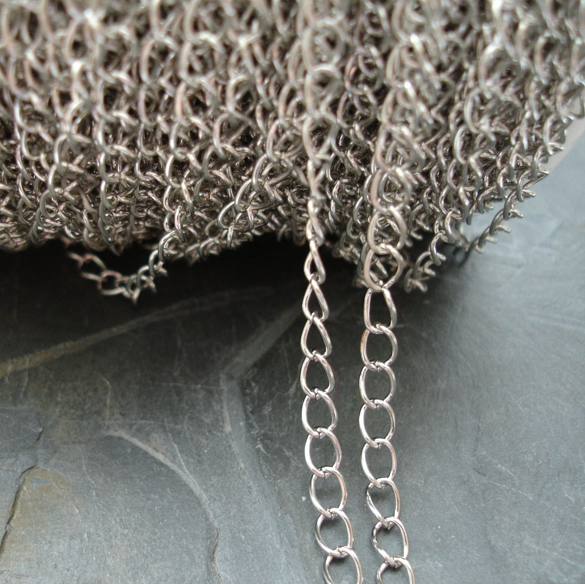 Řetízek 5x4mm - platinový - 1m