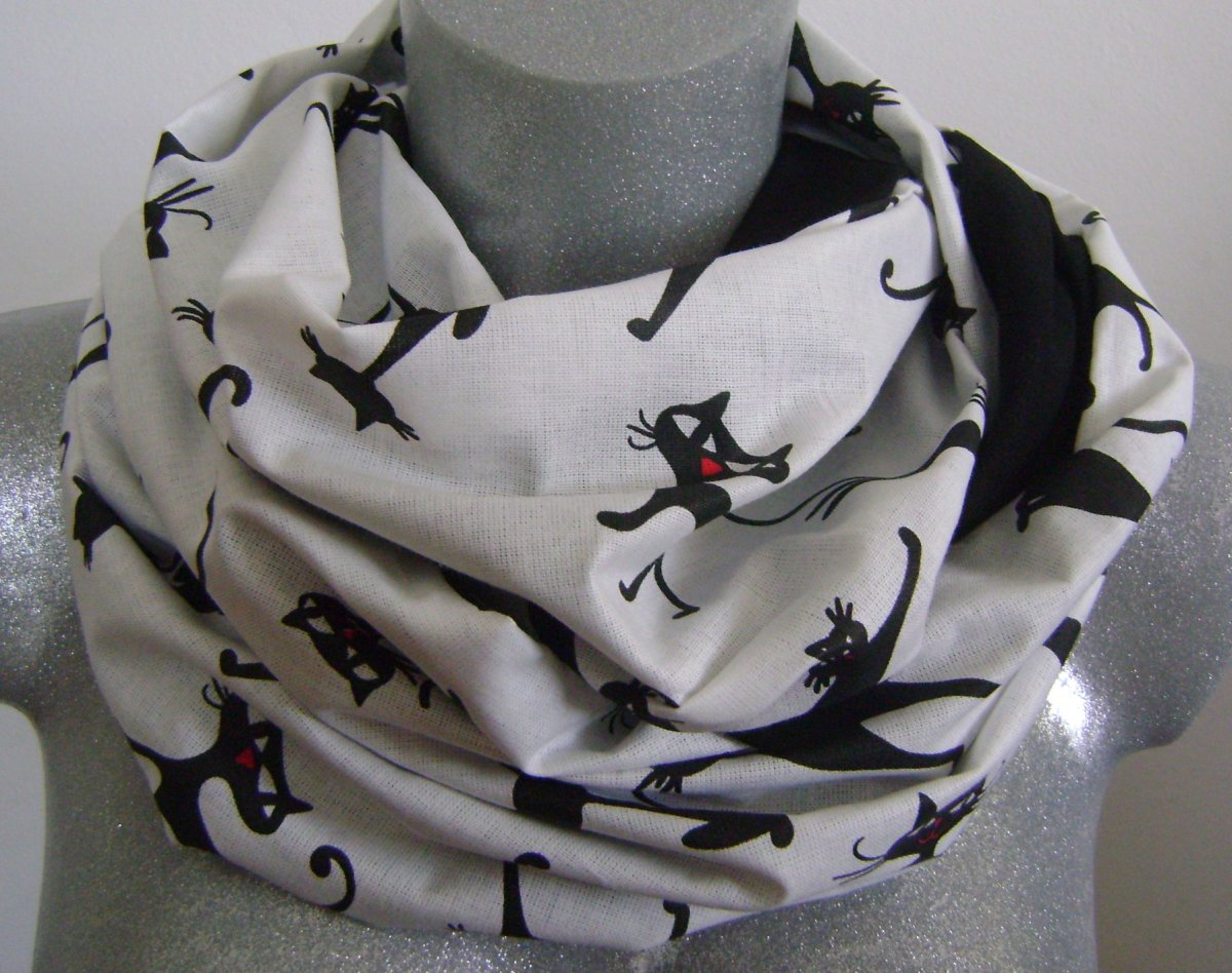 nekonečná šála Kočky