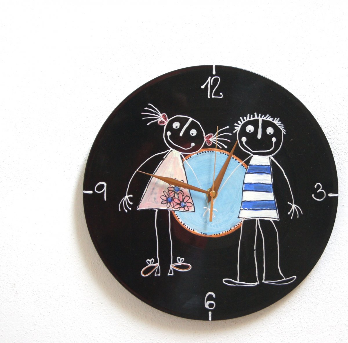 Originální vinylové hodiny ON + ONA