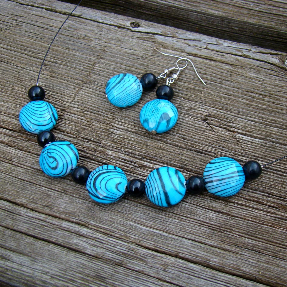 sada černotyrkysová