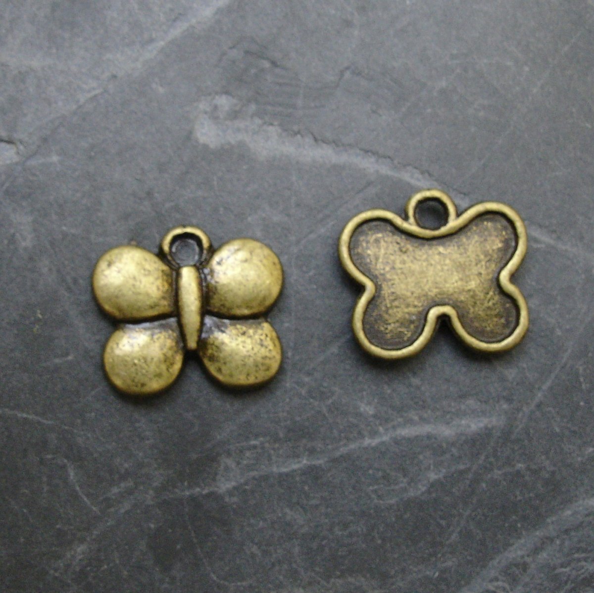 Přívěsek motýlek  10x13 mm - starobronzový - 5 ks
