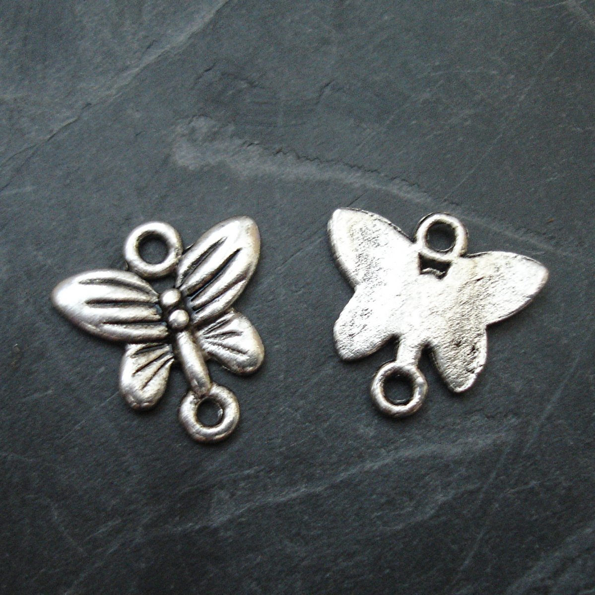 Spojovací díl motýlek 13x14x2 - 4 ks -starostříbro