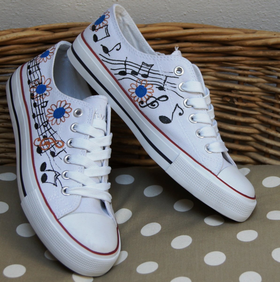 Malované tenisky bílé notičkové vel.38