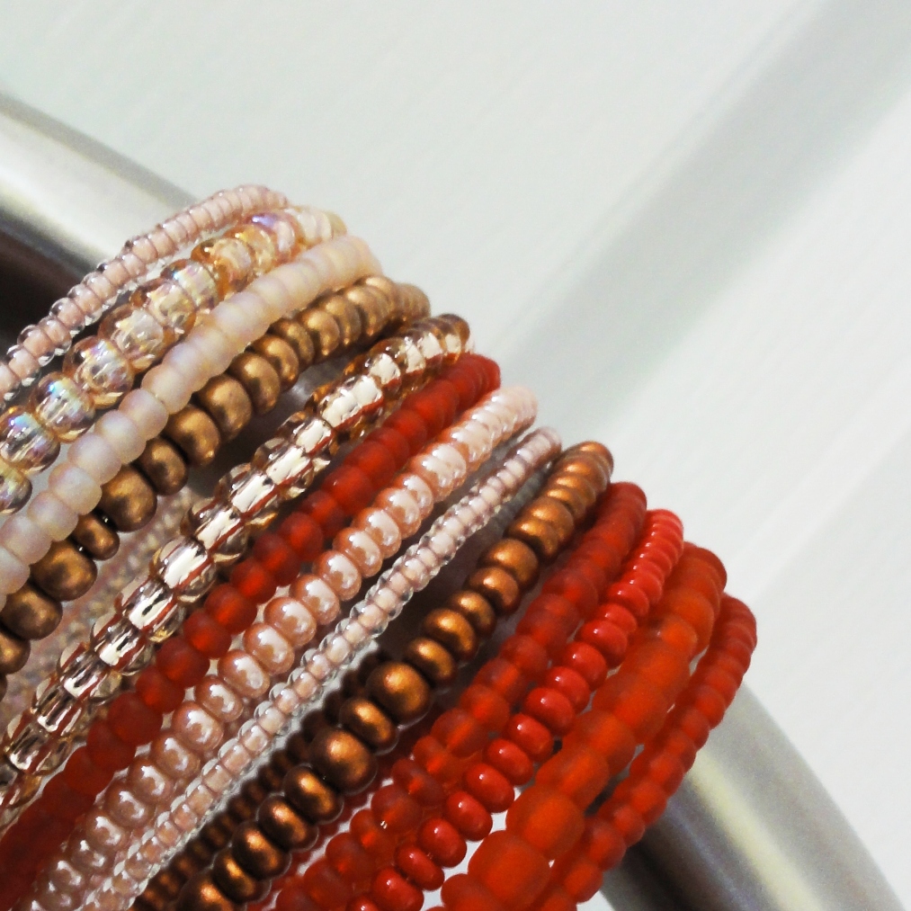 Starorůžově červená