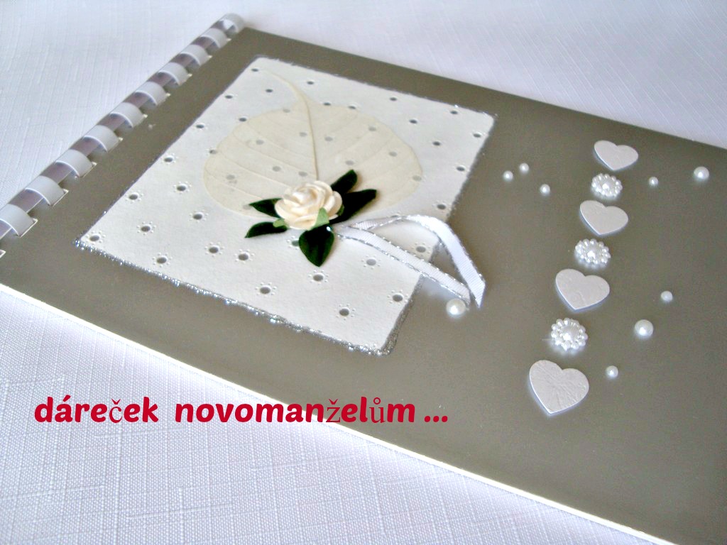 Vzpomínkovník na den svatební