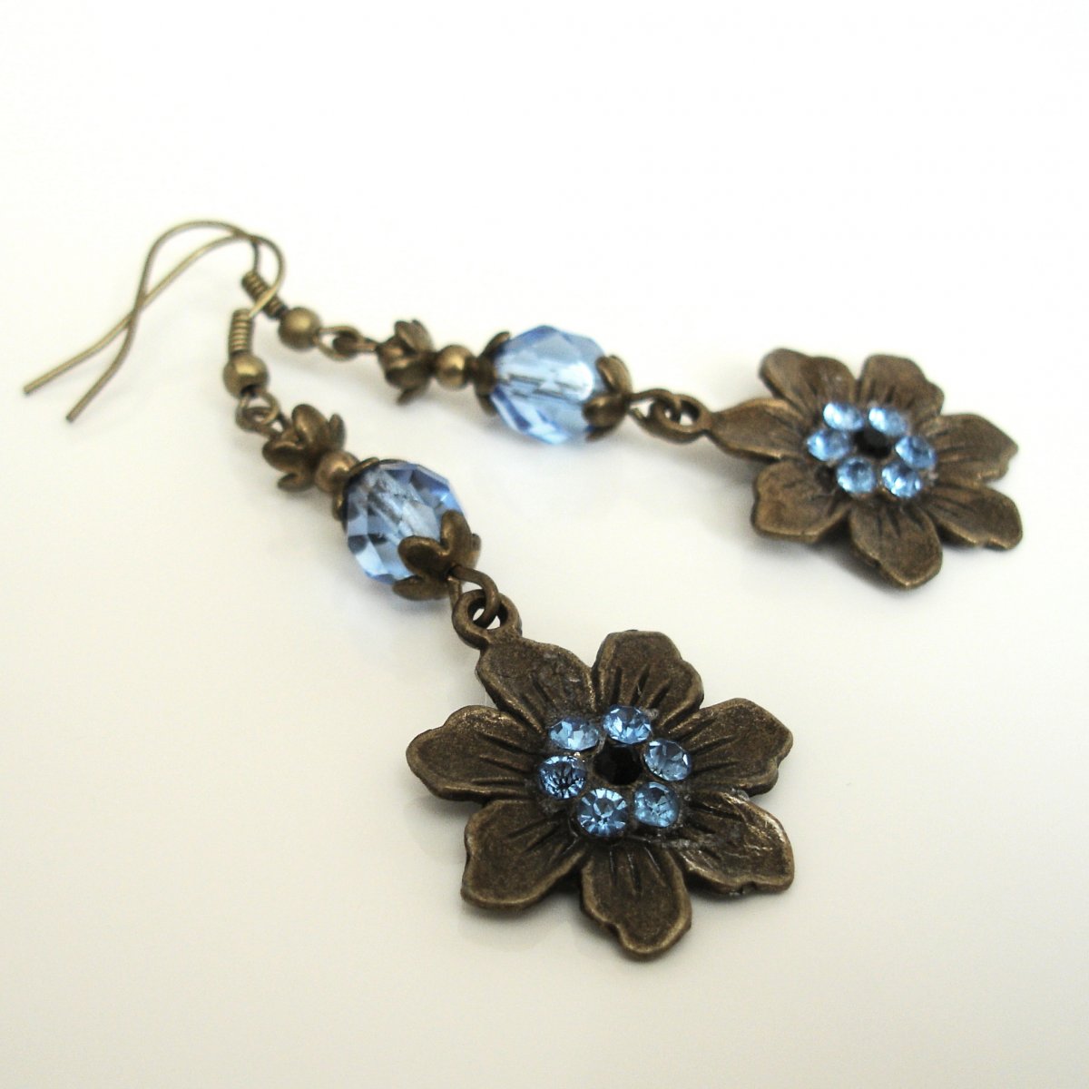 Náušnice - kytička s kamínky červená SMO