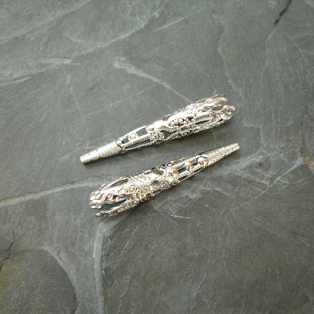 Kaplík dlouhý zdobený 41x8mm - 4 ks - PT