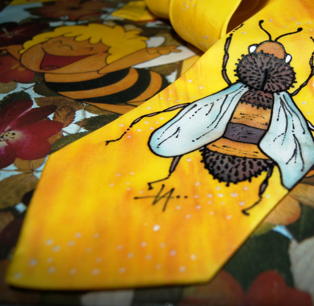 Malovaná kravata včelařská - na objednávku