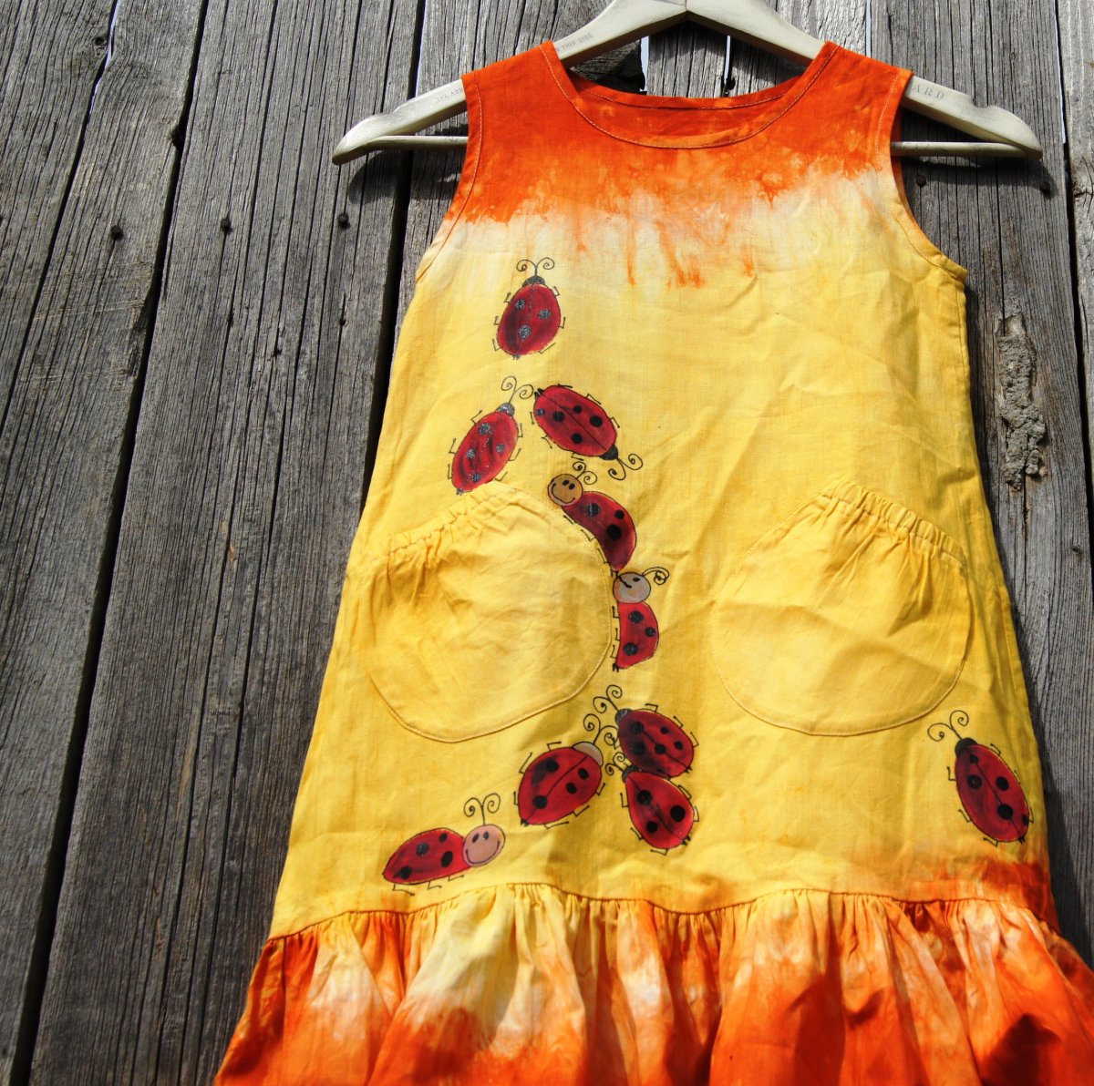 Beruškové malované šaty 128-134