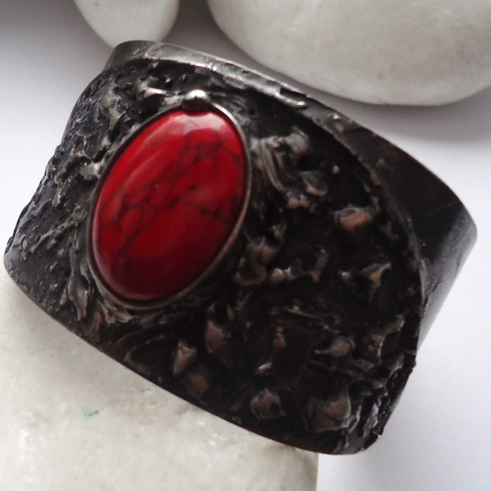 LOVE náramek (magnezit)