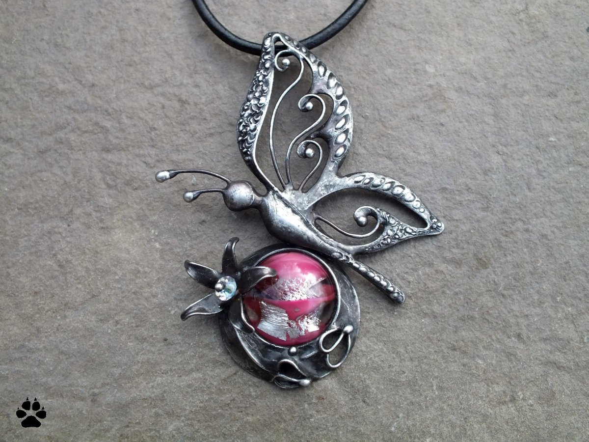 Motýl - náhrdelník (cín a sklo)
