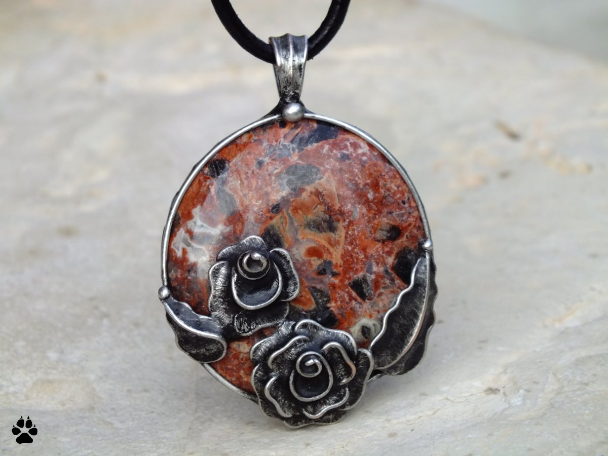 Jaspis s růžičkami - náhrdelník