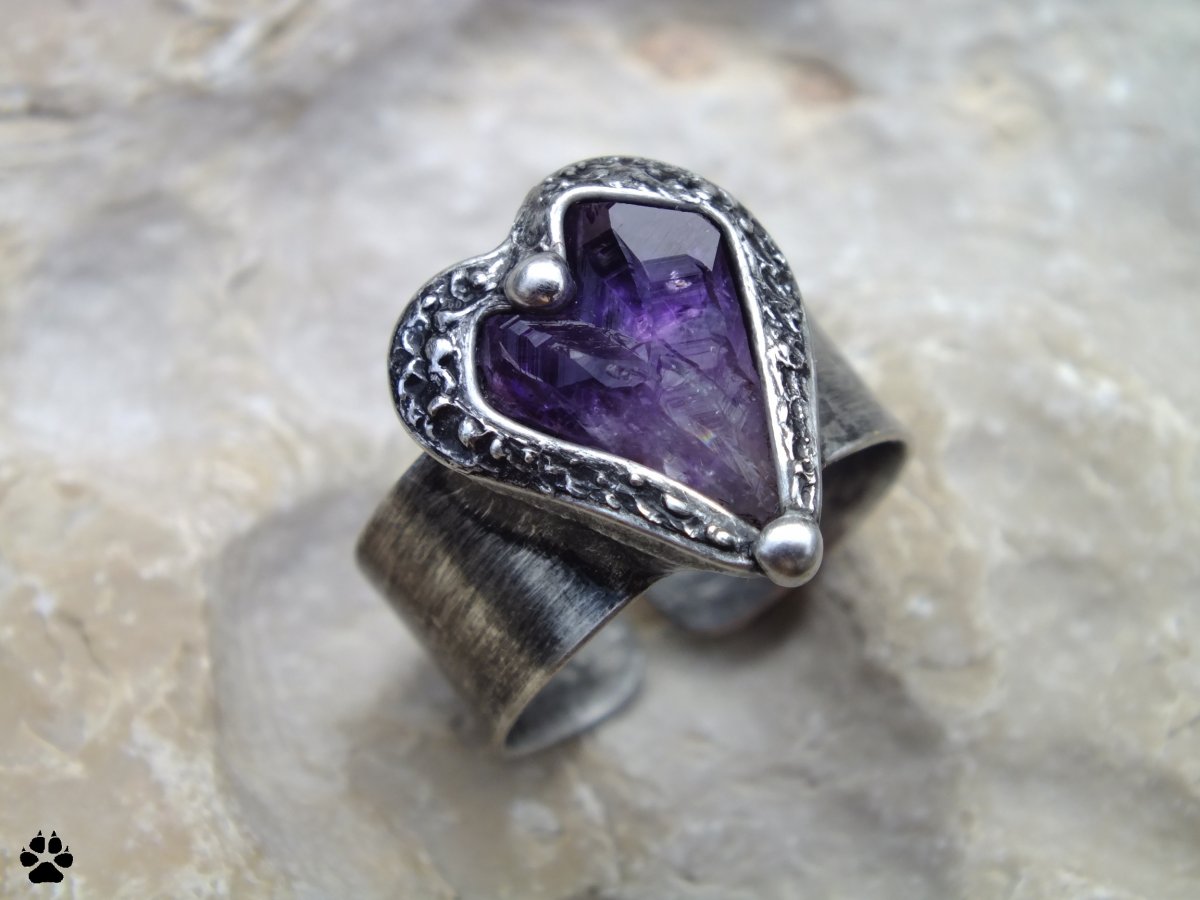 Vytesáno z kamene - prsten s ametystem