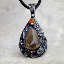 Záhněda s karneolem - náhrdelník