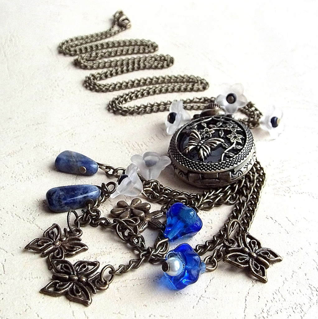 Motýlek se sodalitem