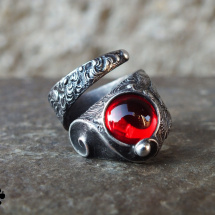 Hadí prsten červený-šperkové sklo