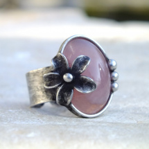 Rozkvetlý malinový křemen