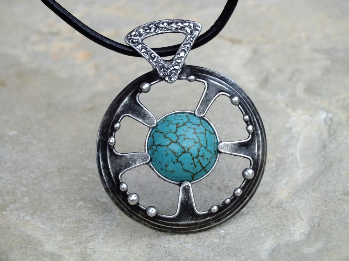 Přívěšek s tyrkenitem