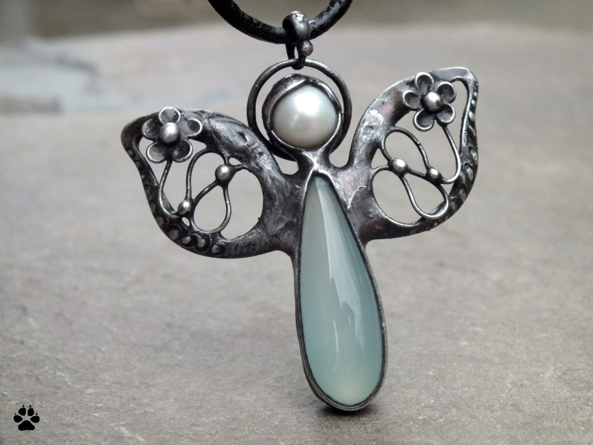 Andělka s perlou a chalcedonem