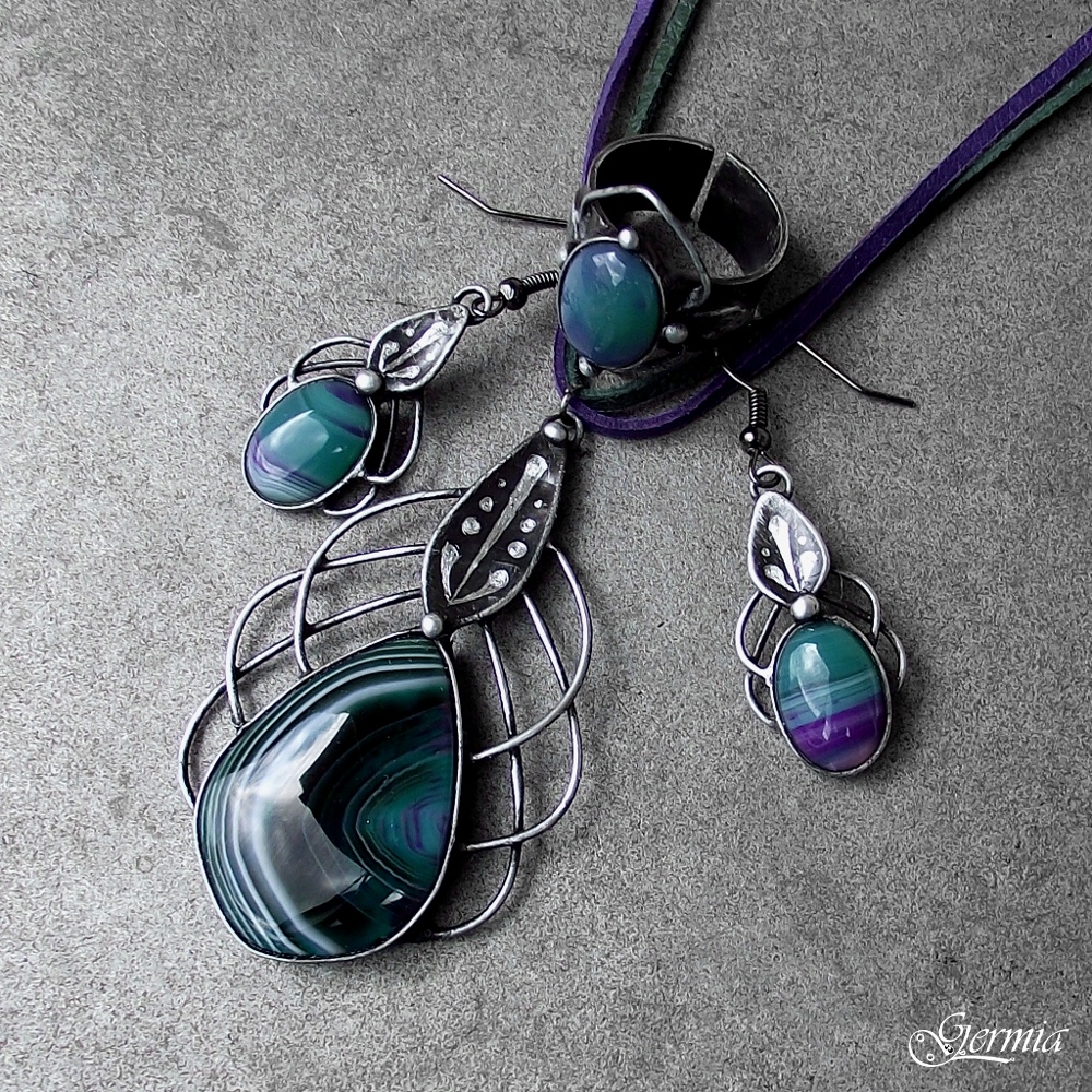 Fialovozelená nebo Zelenofialová?