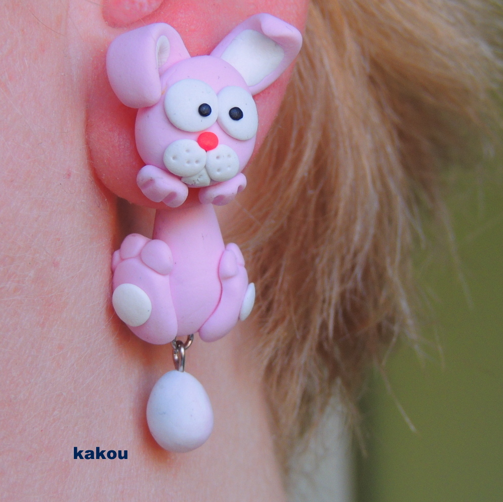 skrz ucho - zajíc 1