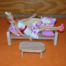 Gauč a stolek pro panenku Barbie