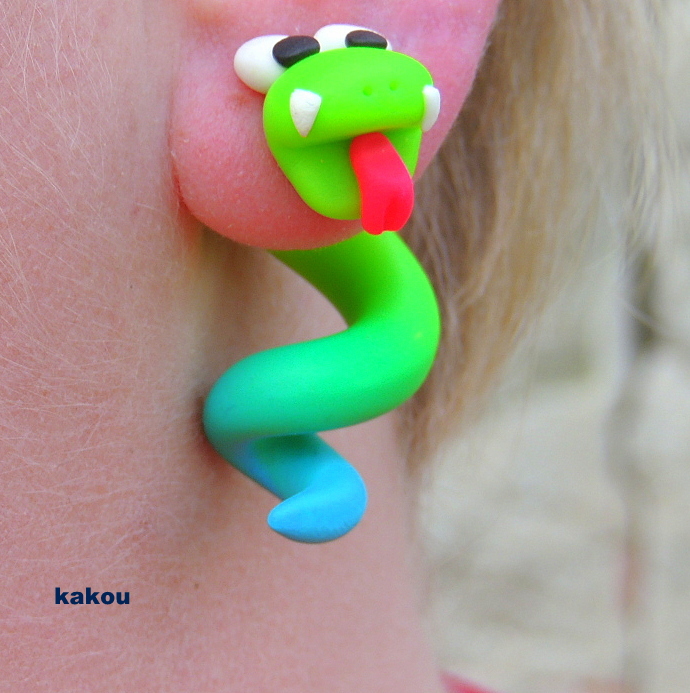 falešný roztahovák - duhový had