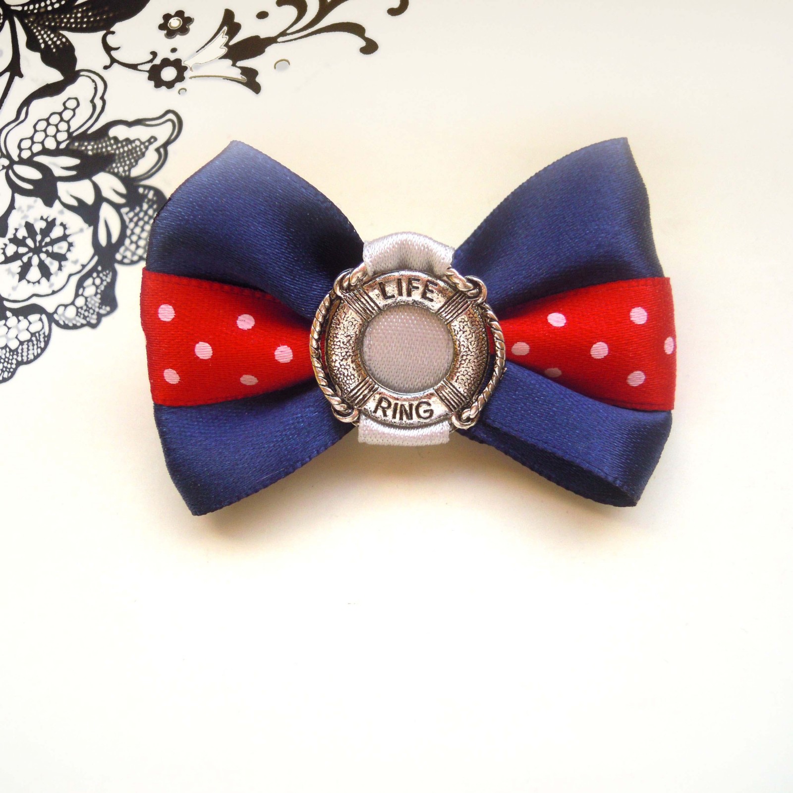 Brož: Námořnická mašle