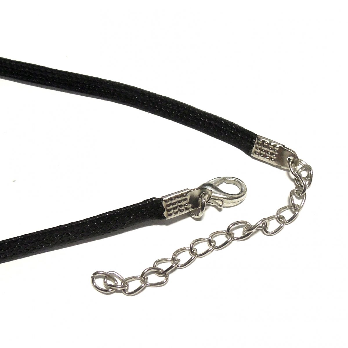 Povoskovaná šňůrka - černá 