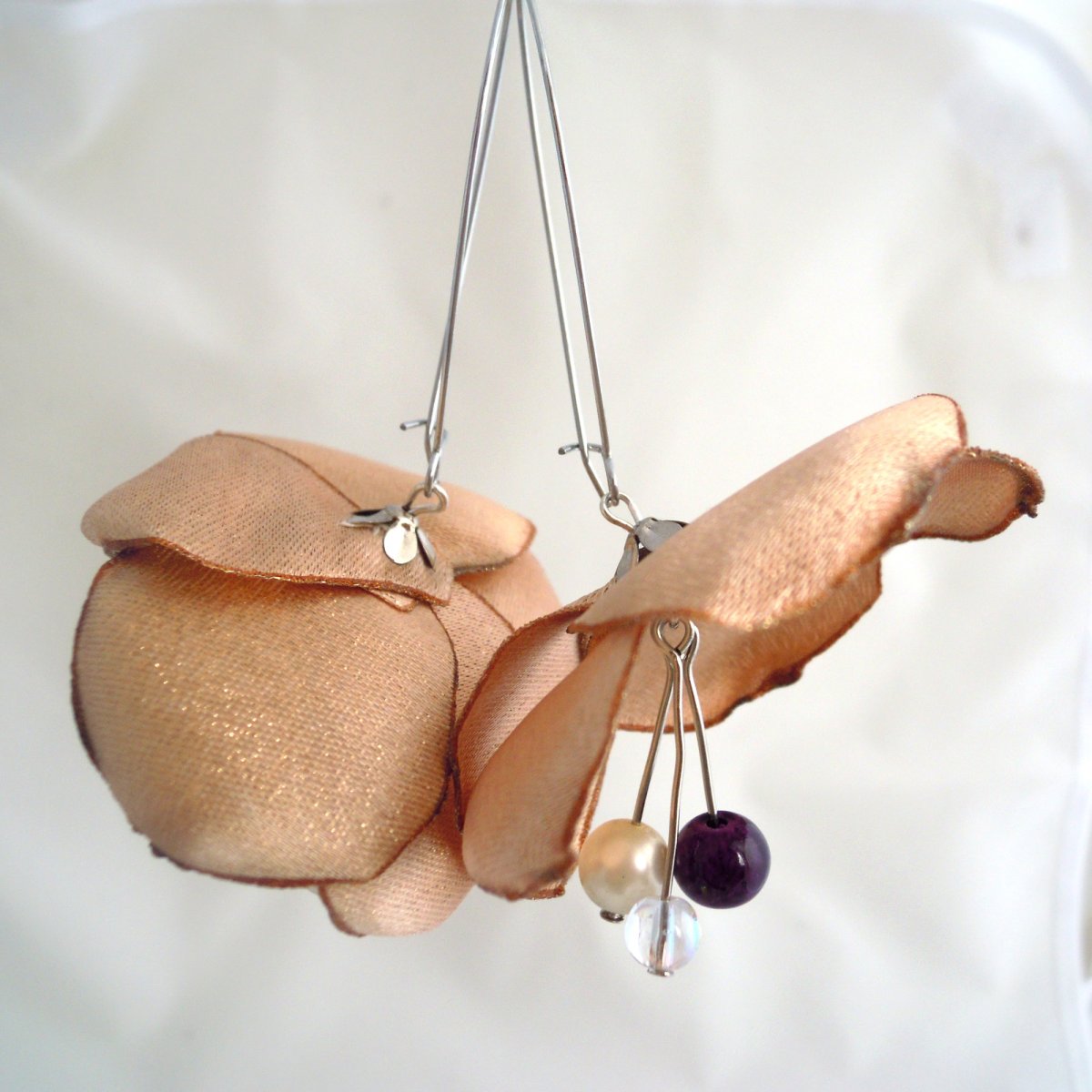 Náušnice: Zlatavé květy