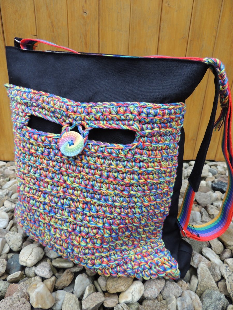 Kabeka - ČERNÁ S DUHOU