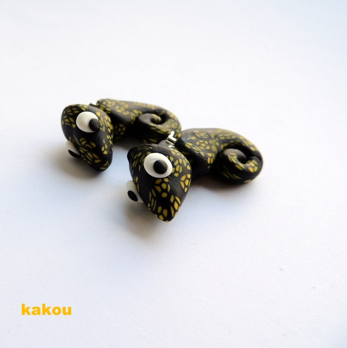 náušnice chameleoni