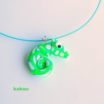 náhrdelník chameleon modro zelený