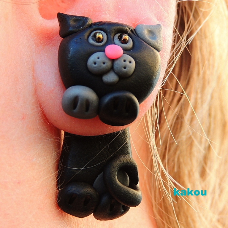 náušnice skrz ucho - černí kocouři